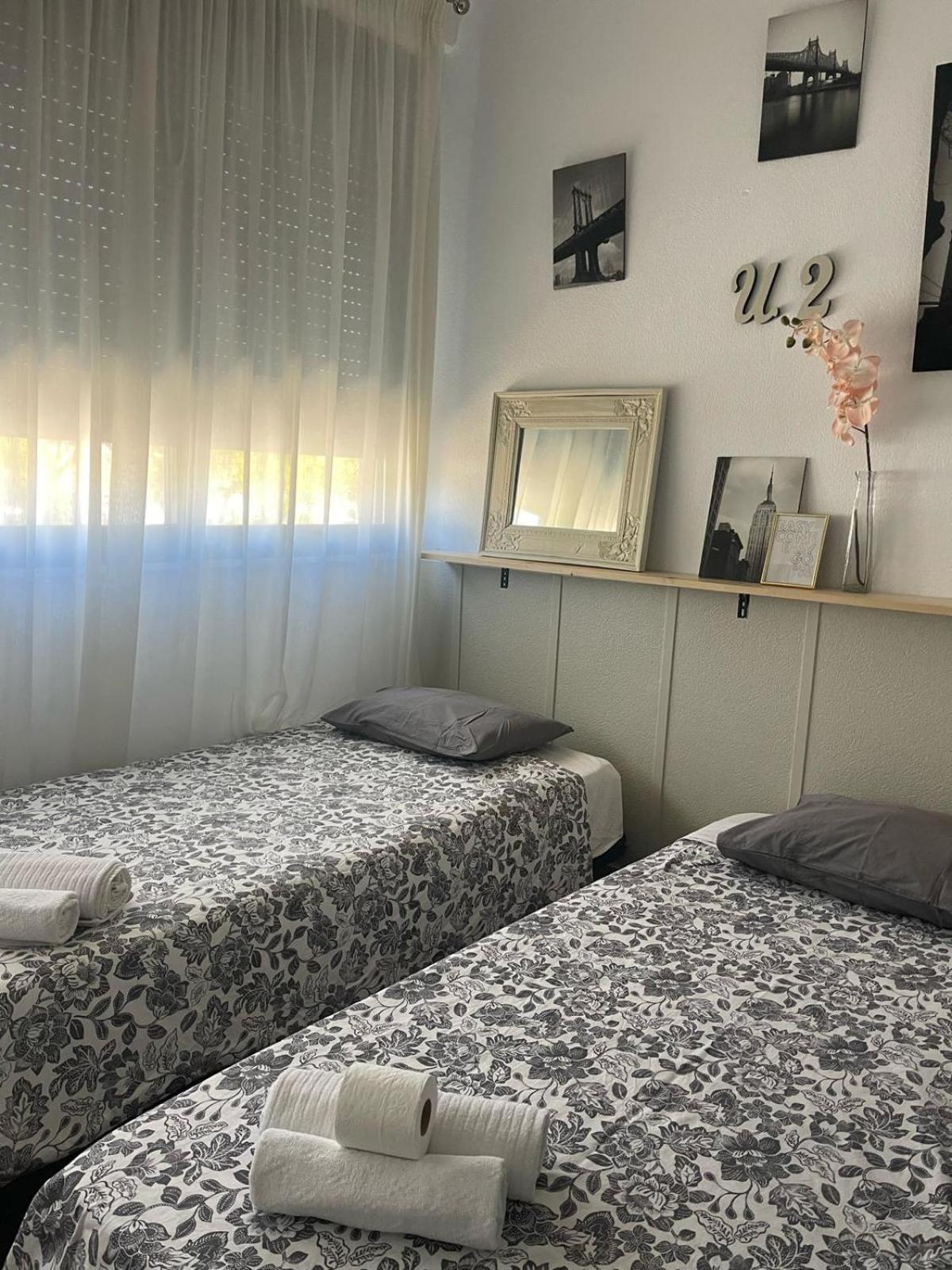 Glass Student-habitacion Doble Privada En Casa Compartida-uebica2 Homestay