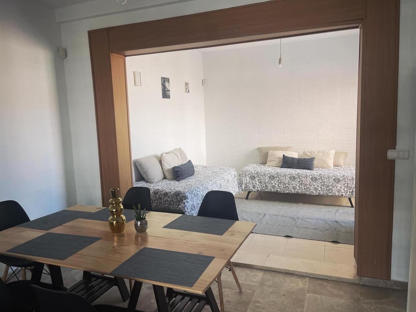 Glass Student-habitacion Doble Privada En Casa Compartida-uebica2 Homestay